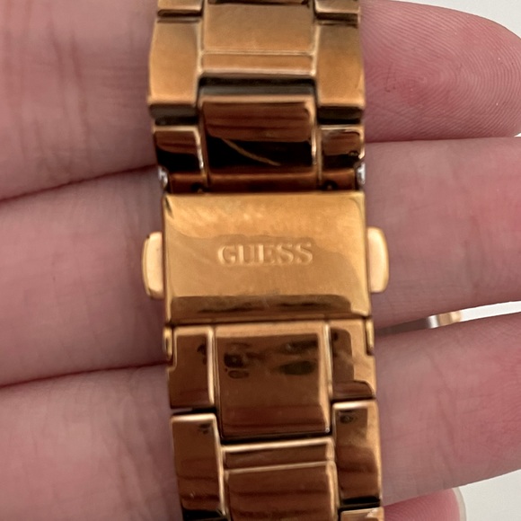 Women’s Guess Watch - Picture 3 of 3